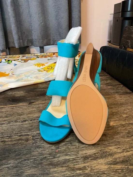 Shoes - Picture 2 of 2